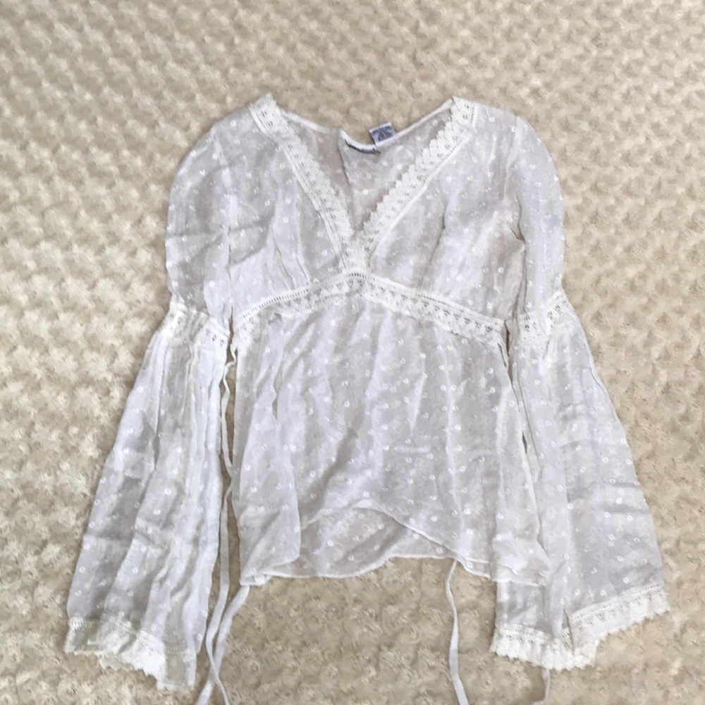 Flirty eyelet lace top, wet seal M EUC